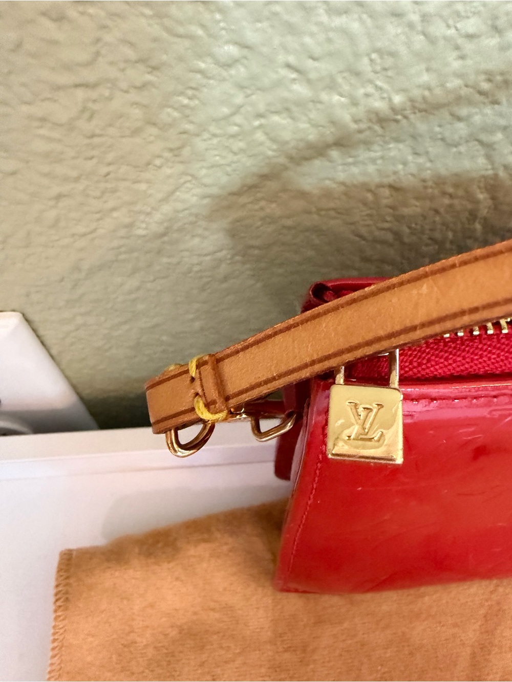 Louis Vuitton Glossy Red Vernis Wristlet Clutch with Tan Strap - Picture 4 of 4